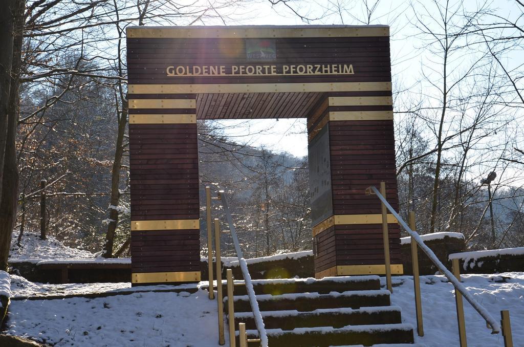 פורצהיים Gaestehaus Nagoldblick מראה חיצוני תמונה